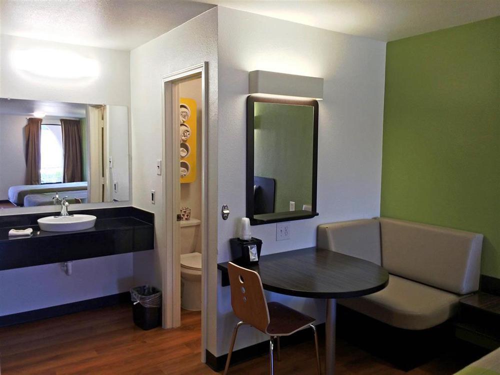 Motel 6-Longview, Tx - North Room photo